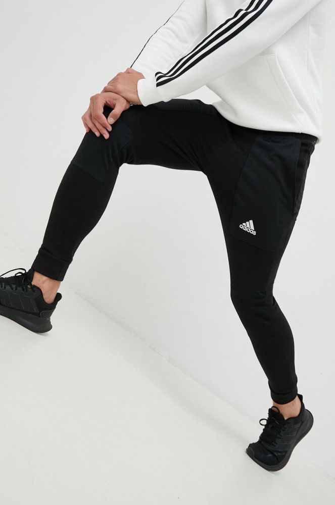 Штани adidas чоловічі колір чорний однотонні (2559206)